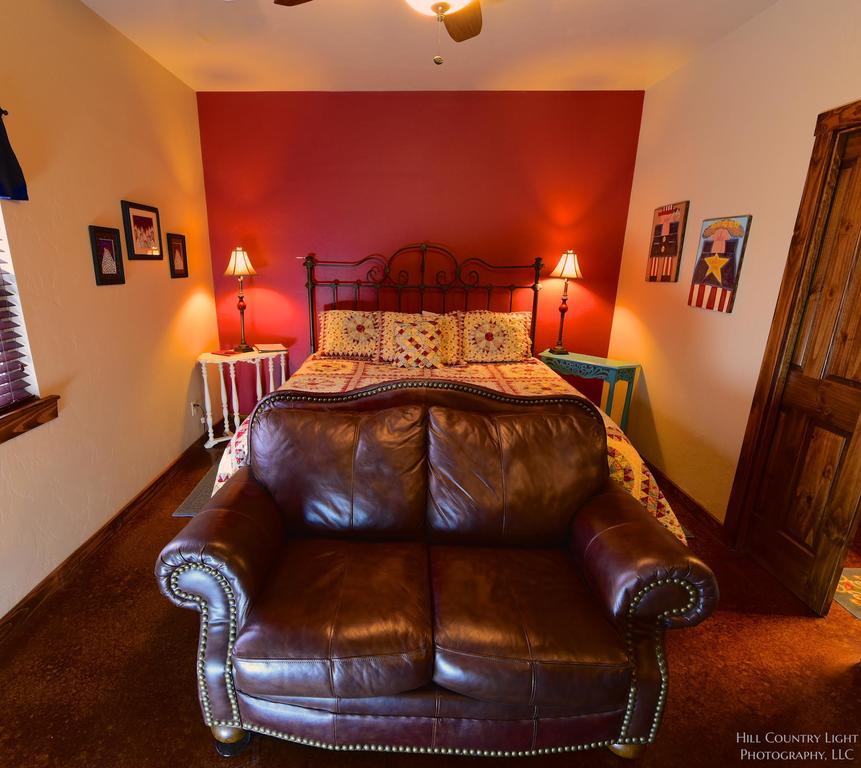 Lazy T Bed And Breakfast Fredericksburg Exterior photo